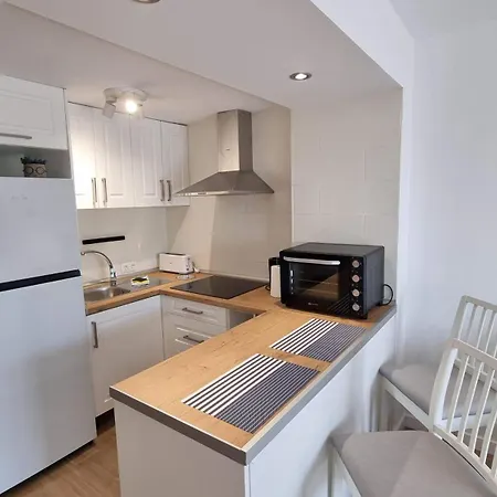 Апартаменти Maite Blue Beachfront Бенальмадена