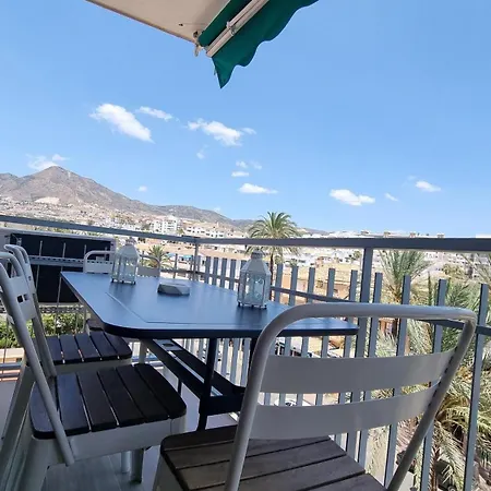 Апартаменти Maite Blue Beachfront *