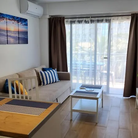 Апартаменти Maite Blue Beachfront *