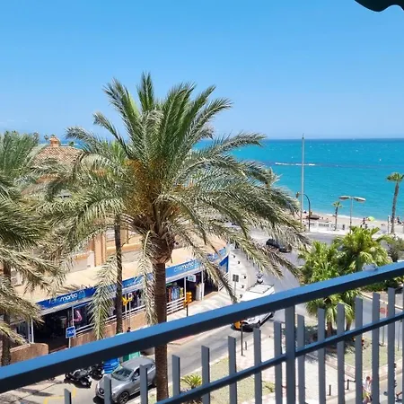 Апартаменти Maite Blue Beachfront *