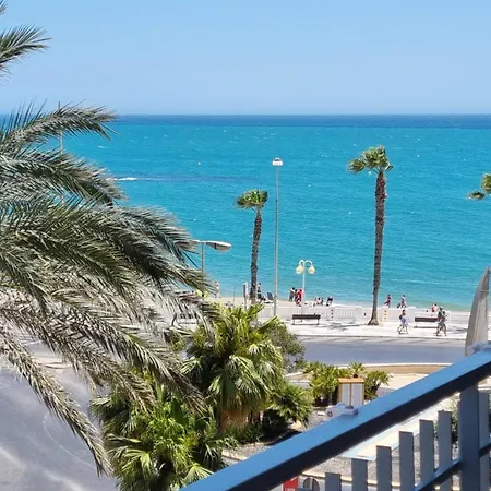 Maite Blue Beachfront Бенальмадена