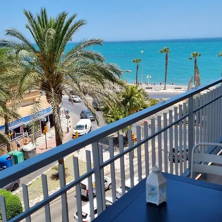 Maite Blue Beachfront Апартаменти