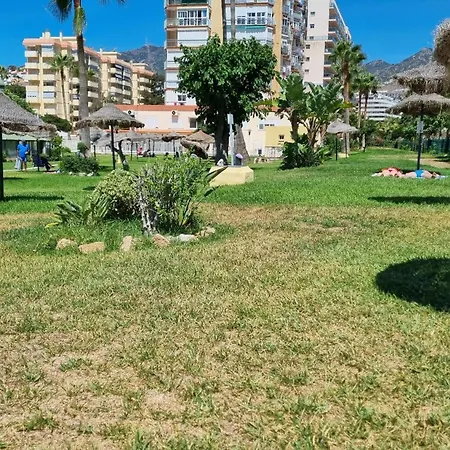 Maite Blue Beachfront Апартаменти Бенальмадена