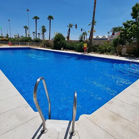 Maite Blue Beachfront Апартаменти